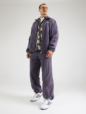 ADIDAS ORIGINALS - Loosefit Pantalón 'Adilenium Season 4 Teamgeist' en lila