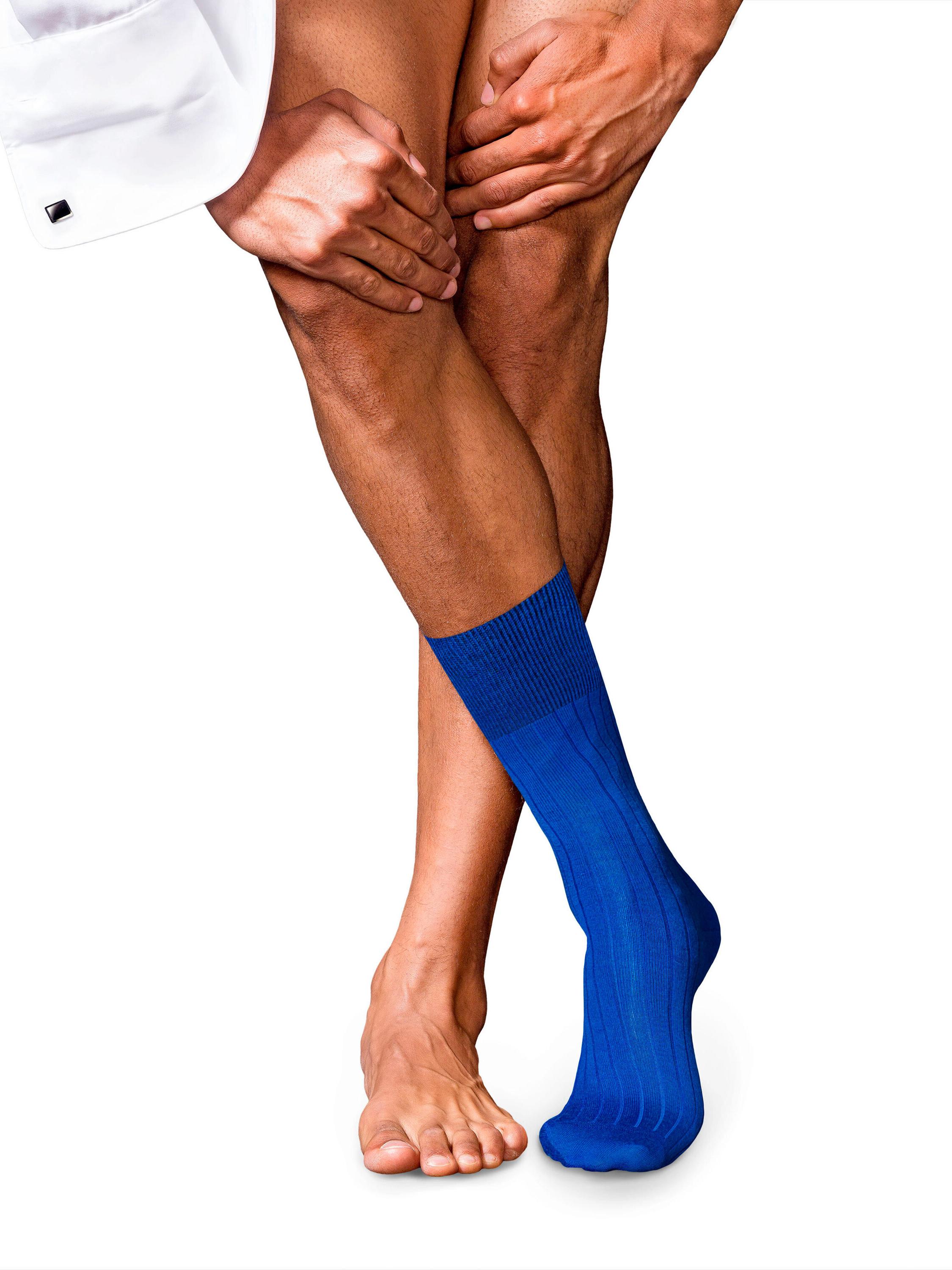 FALKE Socks 'No. 2 Finest Cashmere' in Blue: front