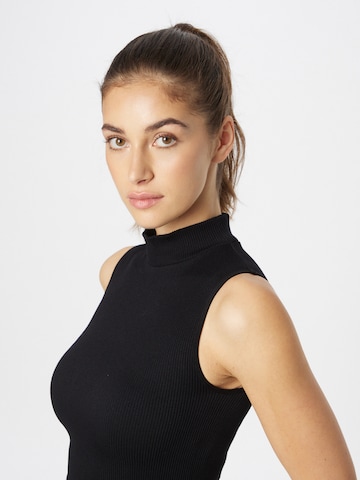 4F Sports Top in Black