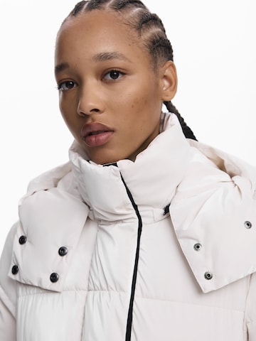 Veste d’hiver Desigual en blanc