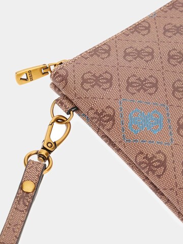 GUESS Clutch 'Milano' in Braun