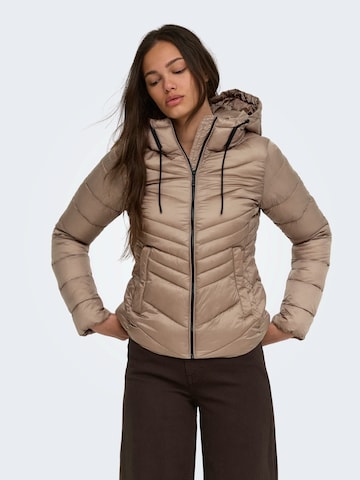 ONLY - Chaqueta de invierno 'ONLMIMI' en marrón: frente