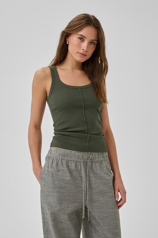 My Essential Wardrobe - Top en verde: frente