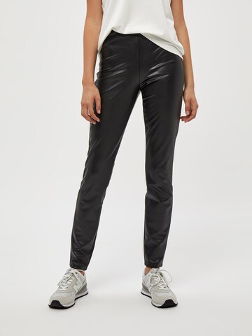 Peppercorn - Skinny Leggings 'Linette' em preto: frente