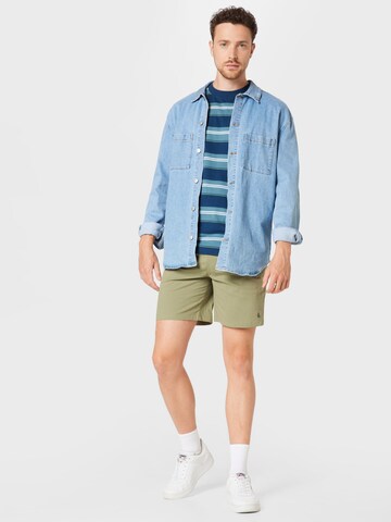 COLOURS & SONS Regular Shorts in Grün