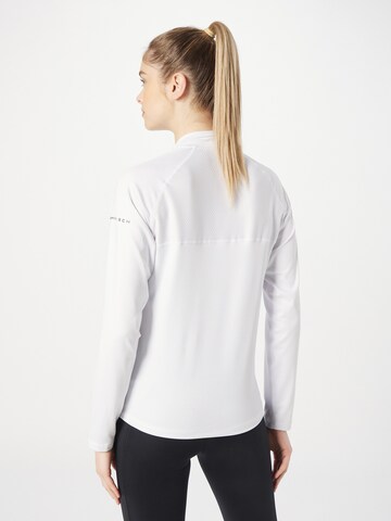 Veste de sport Röhnisch en blanc