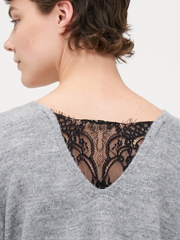 Only Tall Kampsun 'ONLADELE', värv hall