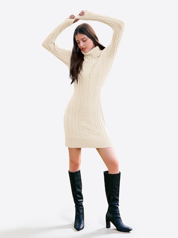 Imily Bela Gebreide jurk in Beige