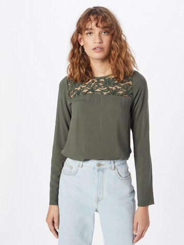 Eight2Nine - Blusa en verde: frente