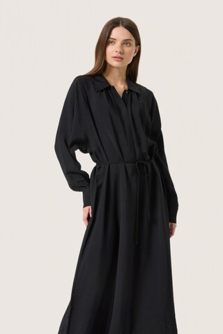 SOAKED IN LUXURY Blusenkleid 'Sija' in Schwarz