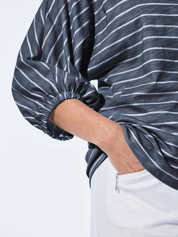 Goldner Shirt in Blau