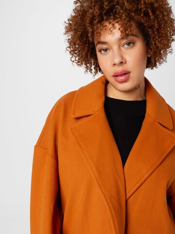 Cappotto di mezza stagione di Dorothy Perkins Curve in arancione