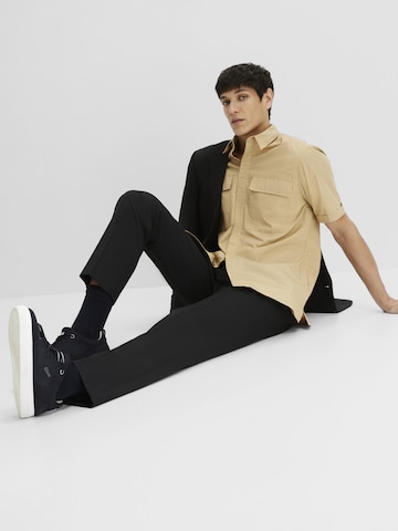 bonprix Regular Bügelfaltenhose in Schwarz