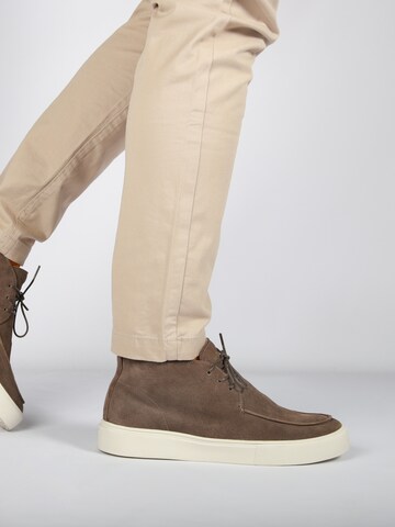 BLACKSTONE - Botas chukka 'Ruby Jerrik CG183' em castanho