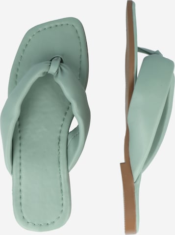 Trendyol Teenslipper in Groen