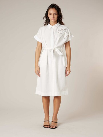 Deeluxe Kleid in Weiß