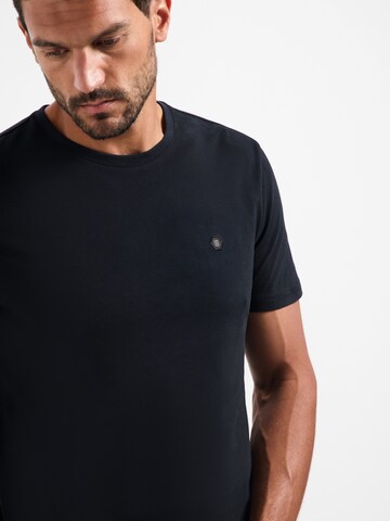 No Excess T-Shirt in Schwarz