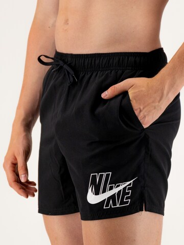 Nike Swim Regular Sportbadehose in Schwarz