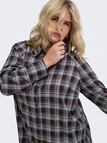 ONLY Carmakoma - Vestido en gris