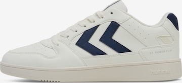 Hummel Sneakers in White: front