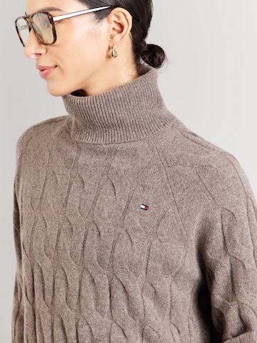 TOMMY HILFIGER Pullover in Braun