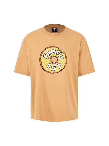 FAMILY 1ST FAMILY 4EVER Shirt 'Inner Circle' in Bruin: voorkant