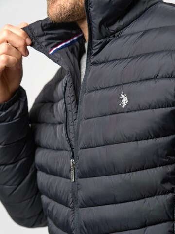 U.S. POLO ASSN. Overgangsjakke 'Chason' i sort