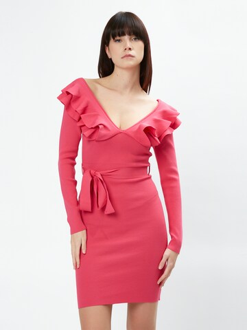 Abito in maglia di Influencer in rosa: frontale