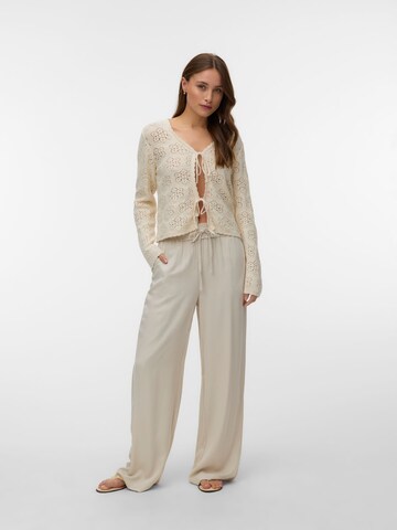 VERO MODA Regular Trousers in Beige
