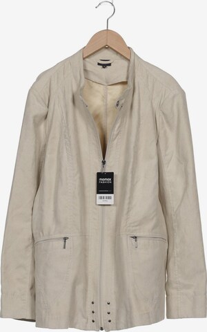 Bexleys Jacket & Coat in 4XL in White: front