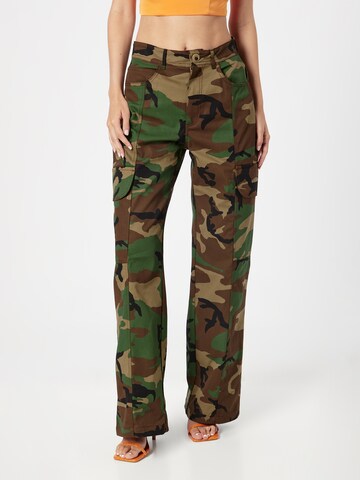 Nasty Gal Regular Cargo trousers in Green: front