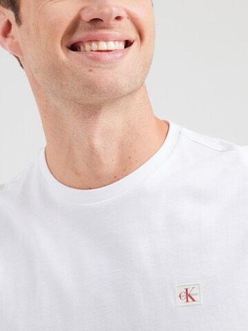 T-Shirt Calvin Klein Jeans en blanc