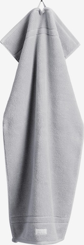 GANT Towel in Grey: front