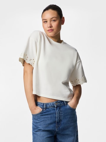 T-shirt 'PCChilli' PIECES en blanc : devant