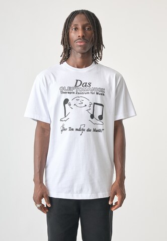 Cleptomanicx Shirt in White: front