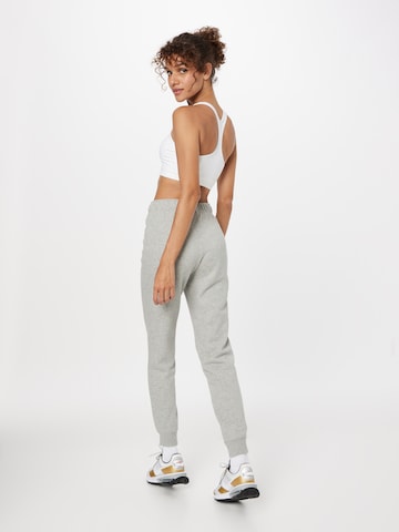 Nike Sportswear Дънки Tapered Leg Панталон в сиво