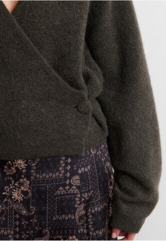 SECOND FEMALE Strickjacke 'Gabby' in Grün
