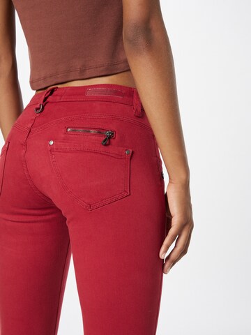 FREEMAN T. PORTER Skinny Broek 'Alexa' in Rood