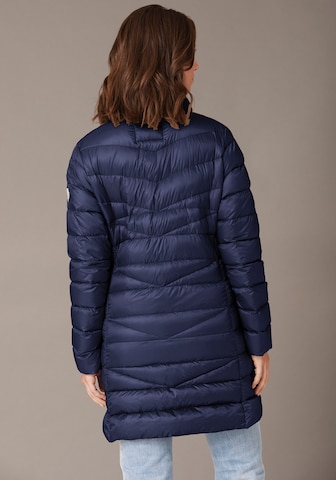 JUNGE Between-Season Jacket in Blue