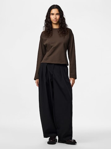T-shirt 'PCAmy' PIECES en marron