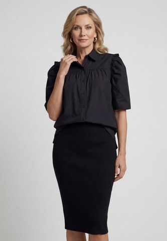 usha BLACK LABEL - Camiseta en negro: frente