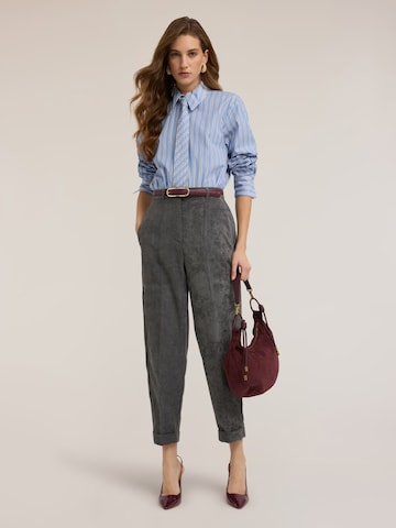 Regular Pantalon MOTIVI en gris