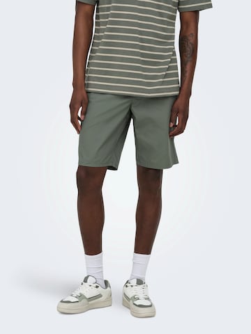 Only & Sons Szabványos Nadrág 'ONSKAL' - zöld: elől