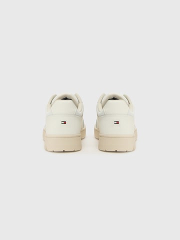 Baskets basses 'Basket Core' TOMMY HILFIGER en blanc