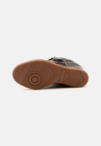 STEVE MADDEN Sneakers hoog 'Mavis' in Bruin