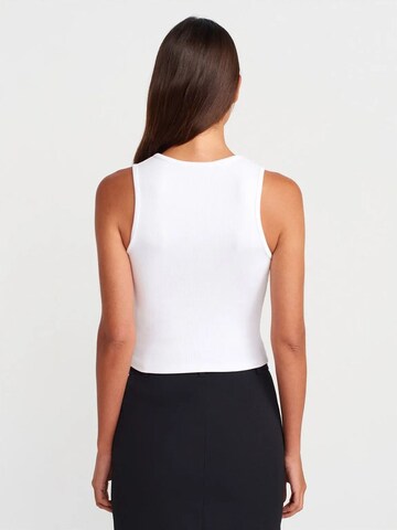 Haut Dilvin en blanc