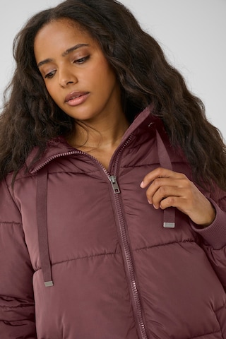 Manteau d’hiver 'KCniki' KAFFE CURVE en rouge
