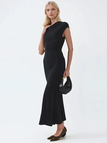 Busem Evening Dress in Black