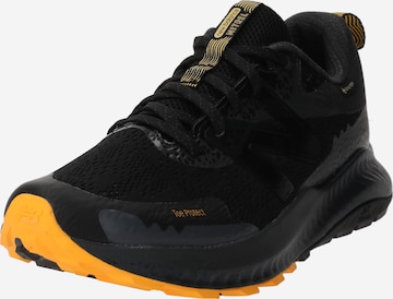 Scarpa da corsa di new balance in nero: frontale