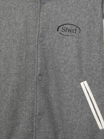 Giacca di mezza stagione 'STWD' di Pull&Bear in grigio